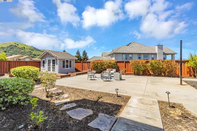 548 Wycombe Ct, San Ramon CA: https://media.crmls.org/mediaz/5d4e0284-e789-40e1-b0c2-79f5484e747a.jpg