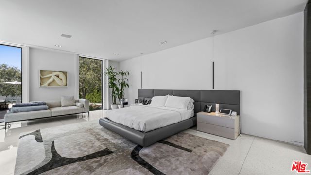 16032 VALLEY VISTA Boulevard, Encino CA: https://media.crmls.org/mediaz/5d4e5b77-ce0c-4138-8fbf-dfe092eae7e8.jpg