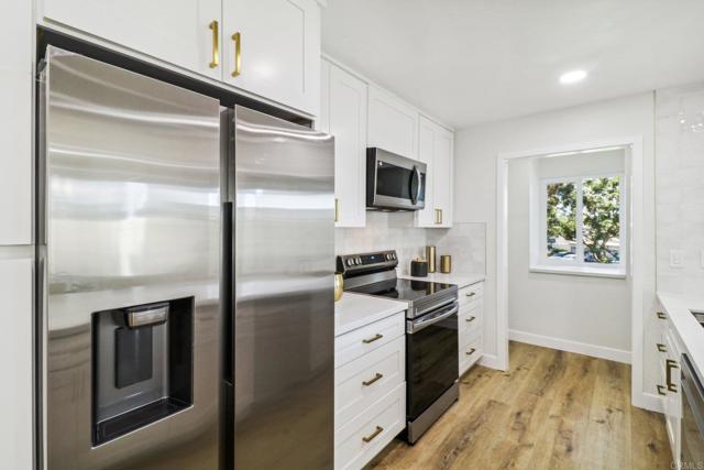 Detail Gallery Image 14 of 36 For 133 Countrywood Ln, Encinitas,  CA 92024 - 3 Beds | 2/1 Baths