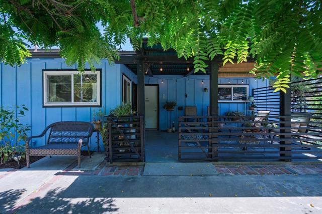 620 Sunset Drive, Vista CA: https://media.crmls.org/mediaz/5d4f126b-4e48-4ad7-b784-3dffee15d55d.jpg