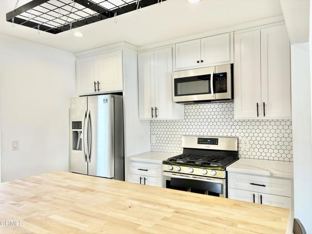 Detail Gallery Image 3 of 38 For 125 S Santa Rosa St, Ventura,  CA 93001 - 3 Beds | 2 Baths