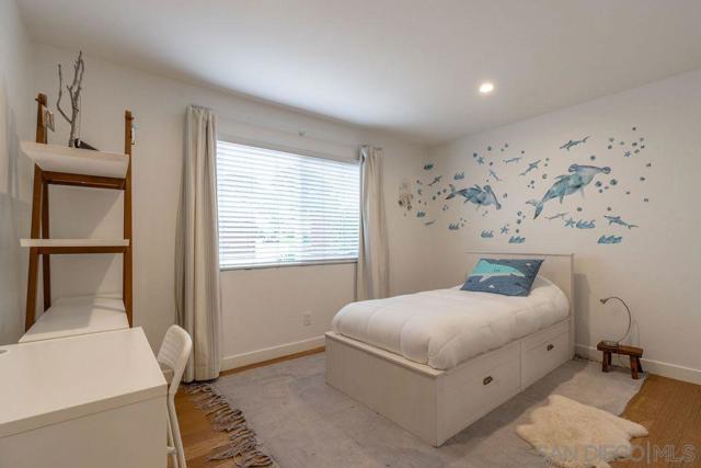 5745 Soledad Mountain Road, La Jolla CA: https://media.crmls.org/mediaz/5d506fc8-73a2-4eb7-8bba-1ef3a4a20e82.jpg