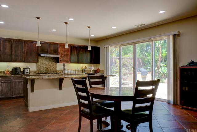 7148 Sitio Caliente, Carlsbad CA: https://media.crmls.org/mediaz/5d51323c-ad37-4841-b026-54ccb1cf6b9a.jpg