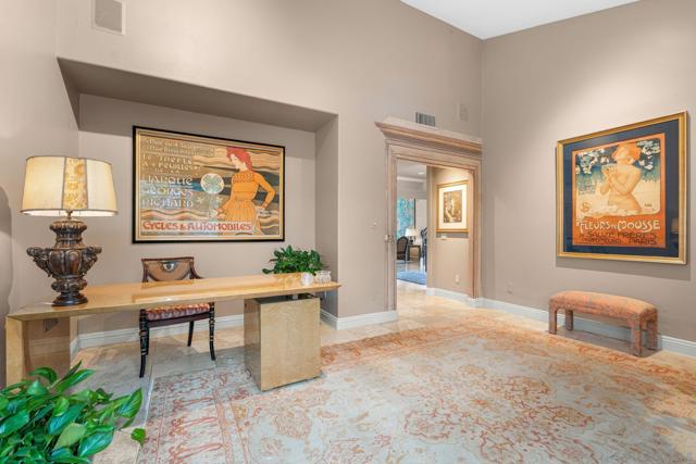 2885 Caminito Merion, La Jolla CA: https://media.crmls.org/mediaz/5d514fe6-1835-439b-b7f1-8ad32c2b1c5a.jpg