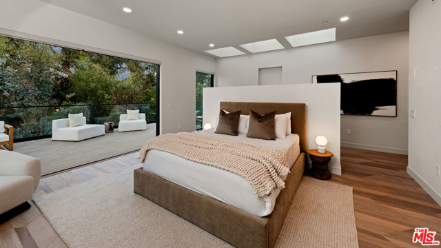 Drew Fenton | 505 Barrington Avenue Los Angeles CA | MLS: 7255319