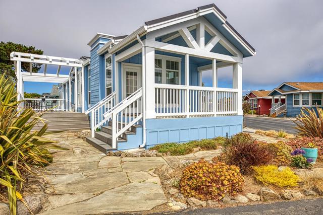 2395 Delaware Avenue, Santa Cruz CA: https://media.crmls.org/mediaz/5d51efe1-c8e9-489a-81f8-cb66c1366cc6.jpg