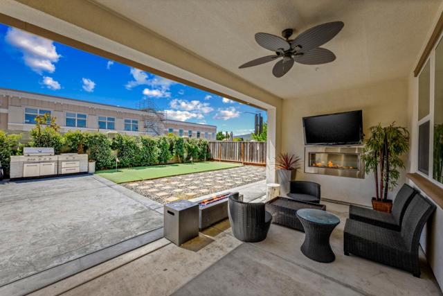 9850 Bobcat Court, Gilroy CA: https://media.crmls.org/mediaz/5d528ecc-ac1a-47a4-a69b-dcfe8c384362.jpg
