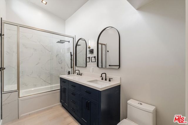 10650 Putney Road, Los Angeles CA: https://media.crmls.org/mediaz/5d52be89-c9ec-457b-8331-4c96c0feb7d7.jpg