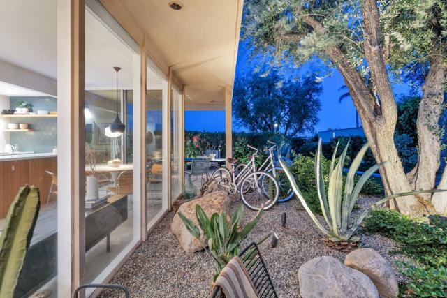 360 Cabrillo Road, Palm Springs CA: https://media.crmls.org/mediaz/5d52c95b-741a-4b24-9fb9-db490a0116e8.jpg