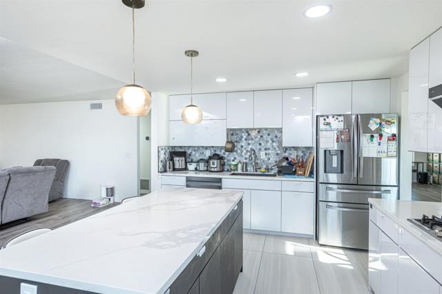 Detail Gallery Image 10 of 41 For 1751 Coltridge Ln, Bonita,  CA 91902 - 5 Beds | 2/1 Baths