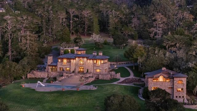 72 Fern Canyon Road, Carmel CA: https://media.crmls.org/mediaz/5d53210d-e99b-4174-af97-ba856995c047.jpg