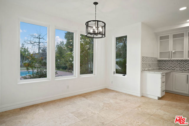 5309 Louise Avenue, Encino CA: https://media.crmls.org/mediaz/5d53c9dc-4468-475d-8d1c-1b8d5dc18fbb.jpg