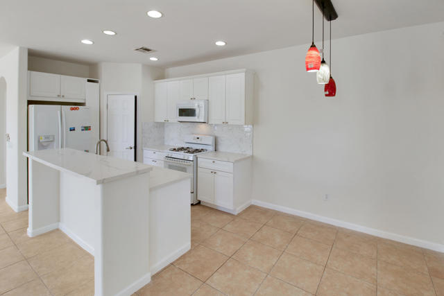 48180 Chandler Court, Indio CA: https://media.crmls.org/mediaz/5d544c57-ea12-4f09-8b5a-0343fb540301.jpg