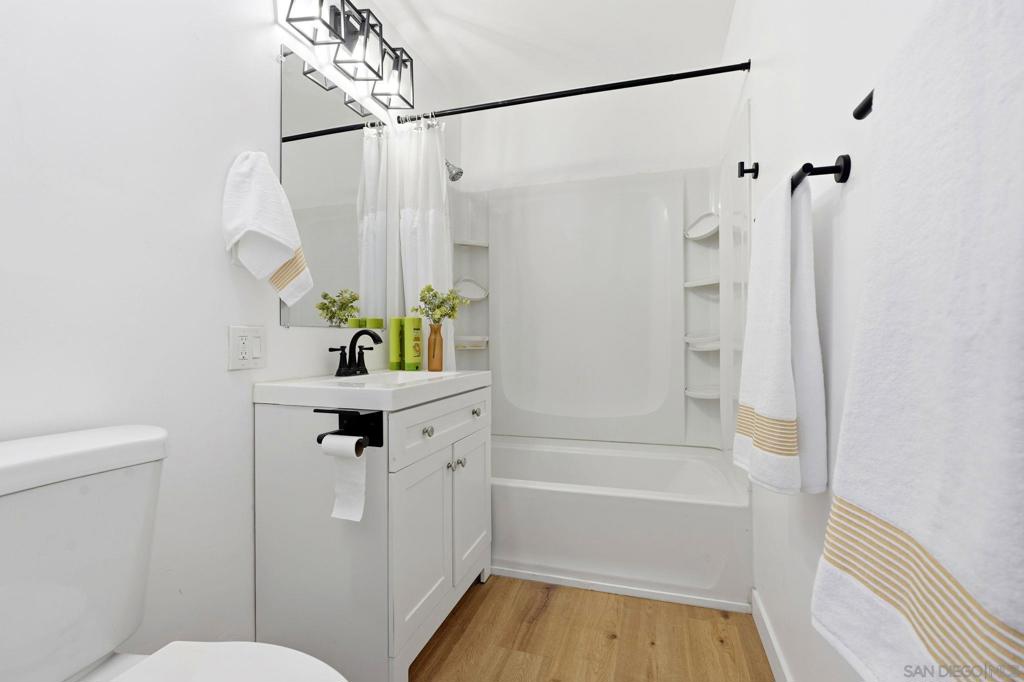https://media.crmls.org/mediaz/5d545cc9-f1e3-40ed-a867-81a77587adc4.jpg?preset=X-Large