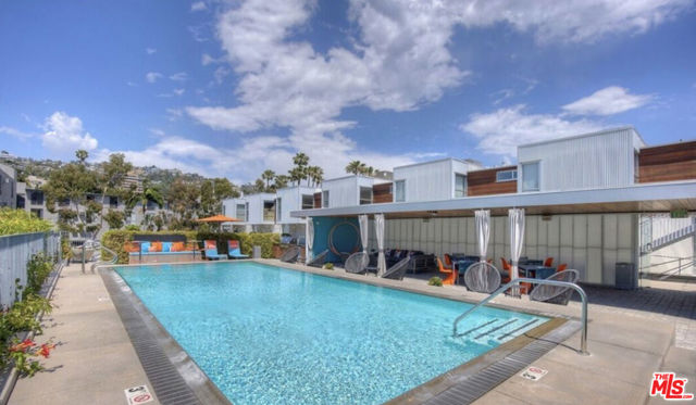 901 Hancock Avenue, West Hollywood CA: https://media.crmls.org/mediaz/5d554532-33d7-4da4-b6c0-b750336fdf70.jpg