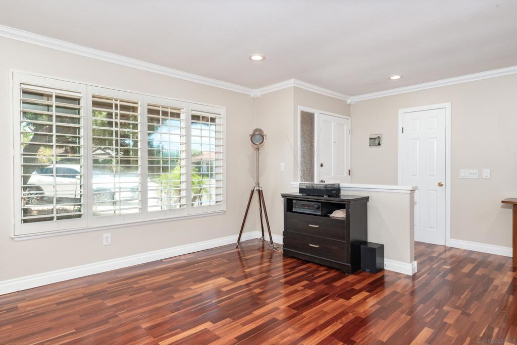 MLS #250032294SD image #7