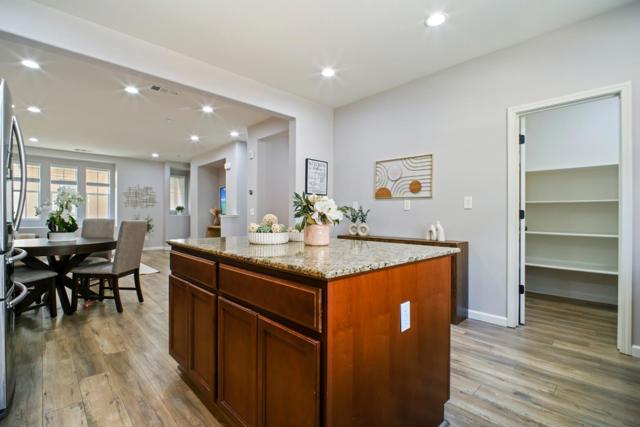 343 Williams Way, Hayward CA: https://media.crmls.org/mediaz/5d55d55a-2901-4263-a282-a0bc8510ab9e.jpg