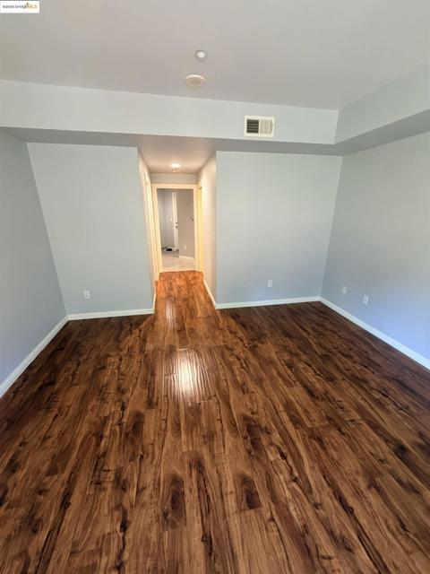 2210 Gellert Blvd, South San Francisco CA: https://media.crmls.org/mediaz/5d55ec26-b940-473a-8dad-4758ef0f4901.jpg