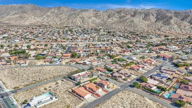 66550 San Diego Dr Drive, Desert Hot Springs CA: https://media.crmls.org/mediaz/5d560412-ab8e-4398-862d-00791e1bcb49.jpg