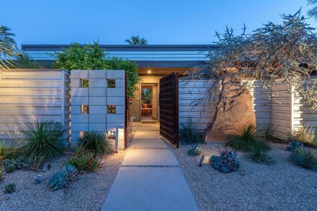 1175 E Cactus Road, Palm Springs CA: https://media.crmls.org/mediaz/5d5663ab-7502-49ef-a7ea-9fc902518587.jpg
