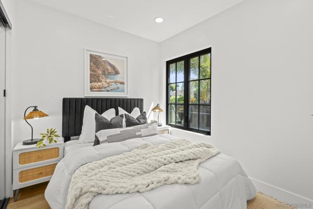 375 E Avenue, Coronado CA: https://media.crmls.org/mediaz/5d56a063-d00f-4bb9-879e-6cebd867920c.jpg