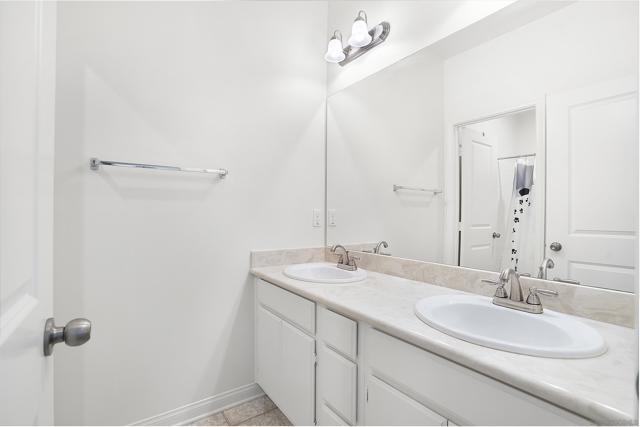 1716 Moon Orchid Ave, Chula Vista CA: https://media.crmls.org/mediaz/5d56e6e1-0215-4f07-8934-fd3f7937ab0d.jpg