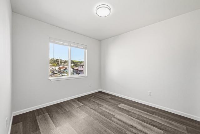 7876 Bancroft Avenue, Oakland CA: https://media.crmls.org/mediaz/5d58f59d-13ae-4b8b-b9aa-aa353a2bd2c6.jpg