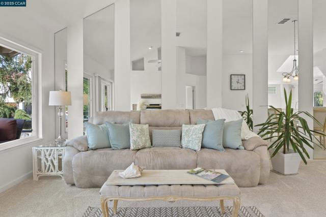 3094 Lakemont Dr, San Ramon CA: https://media.crmls.org/mediaz/5d5993d3-db53-4001-a752-02265ee0f0f1.jpg