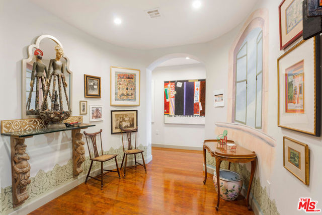 10930 National Boulevard, Los Angeles CA: https://media.crmls.org/mediaz/5d5a032f-f215-4c43-9a73-0b633829f6e1.jpg
