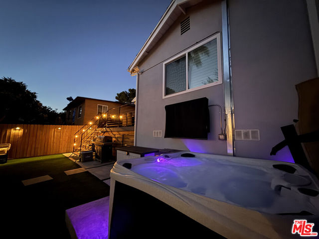 10315 Fairgrove Avenue, Tujunga CA: https://media.crmls.org/mediaz/5d5a8ba4-1ef4-40ce-8619-5c0e0ba24ae2.jpg