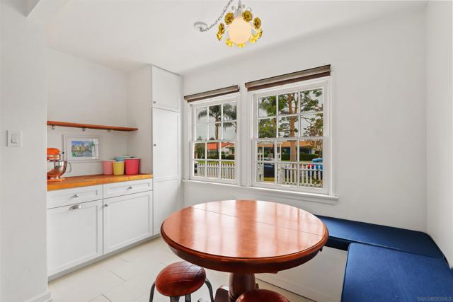 231 E 5Th Ave, Escondido CA: https://media.crmls.org/mediaz/5d5b315d-b7f1-4a24-ab23-56ea00c13713.jpg