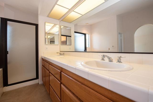 2432 Live Oak Road, Escondido CA: https://media.crmls.org/mediaz/5d5b6b29-702e-4819-a687-4202aa8c2d5c.jpg