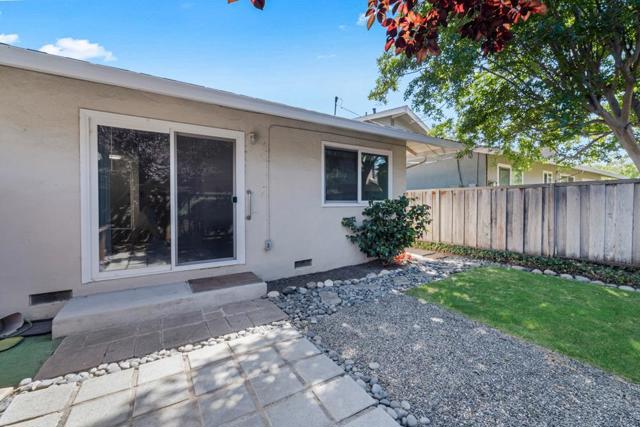 1803 Bucknall Road, Campbell CA: https://media.crmls.org/mediaz/5d5b9efa-f341-4ac8-bfff-d0f81a57806f.jpg