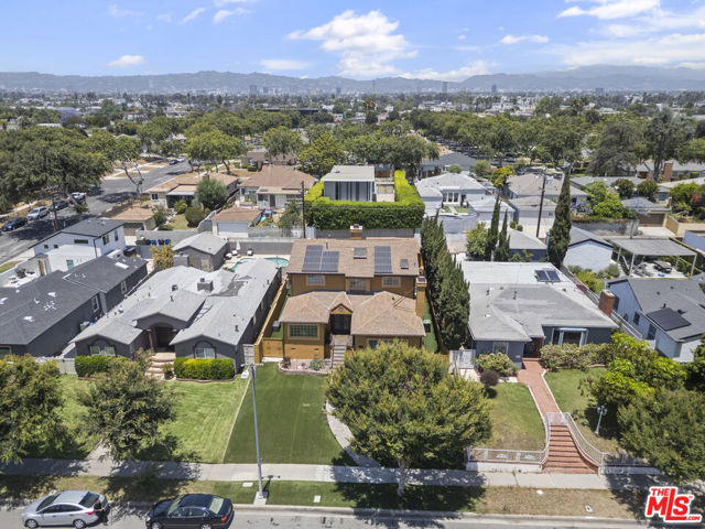 5183 Obama Boulevard, Los Angeles CA: https://media.crmls.org/mediaz/5d5c19f0-c47a-4b5c-bd7c-6c348cf2ada5.jpg