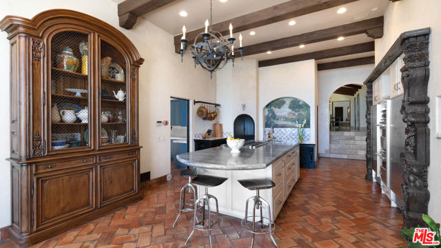 23806 Malibu Crest Drive, Malibu CA: https://media.crmls.org/mediaz/5d5c797a-f375-4ec9-af19-762d1e9f74c2.jpg