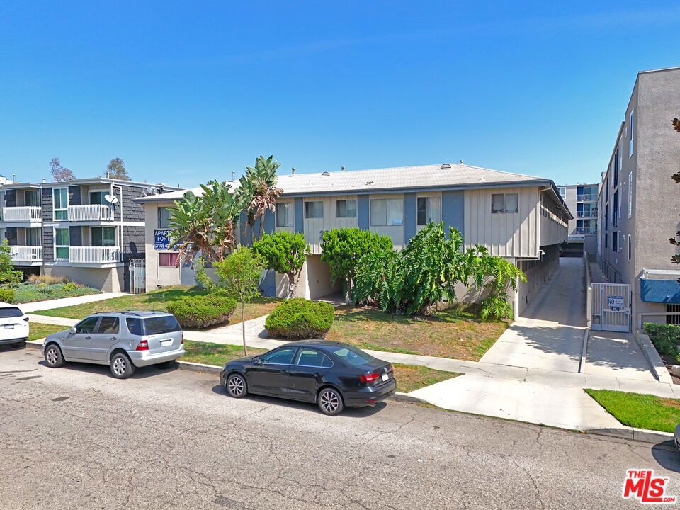 Multifamily at 3760 Jasmine Avenue
