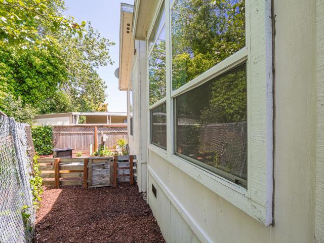 49 Blanca Lane, Watsonville CA: https://media.crmls.org/mediaz/5d5eef16-8dd2-4689-b3f5-a0fd94545599.jpg