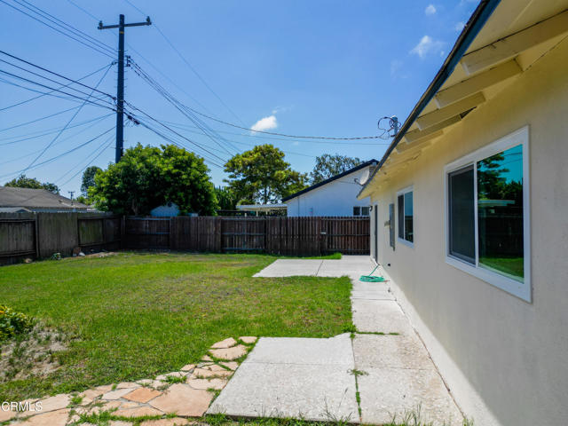 1100 Dahlia Street, Oxnard CA: https://media.crmls.org/mediaz/5d5f614f-7be6-4763-b019-f28de4f44dd6.jpg