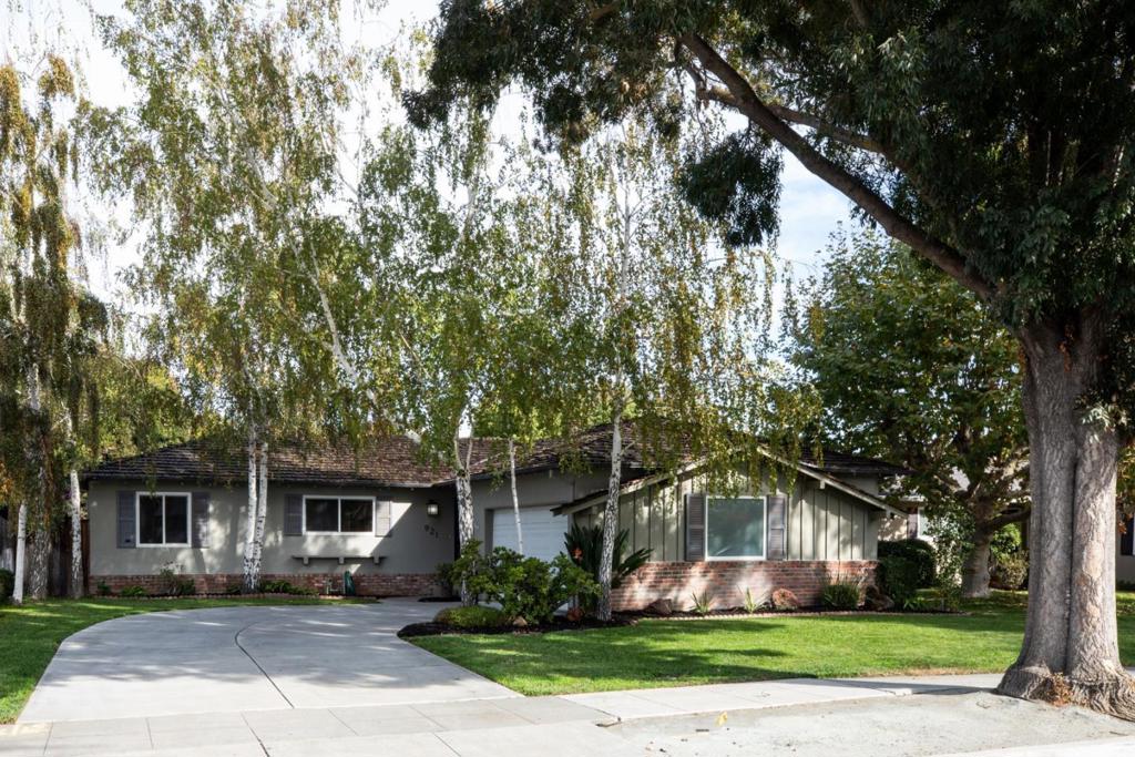 921 Kingfisher Drive