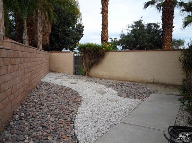 43370 Stony Hill Court, Palm Desert CA: https://media.crmls.org/mediaz/5d605c58-cbcc-4045-b83c-86ecba84bc55.jpg