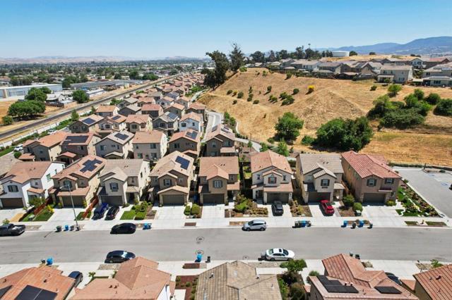 545 Shearwater Street, Hollister CA: https://media.crmls.org/mediaz/5d6064ae-f2d6-41b8-9a3c-f313a1635d45.jpg