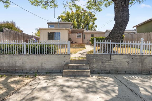 4050 Marian St, La Mesa CA: https://media.crmls.org/mediaz/5d60e116-c56f-49fd-aa98-bb7d39bae32c.jpg
