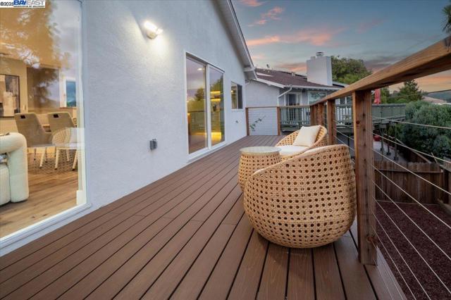 5277 Winifred Dr, Castro Valley CA: https://media.crmls.org/mediaz/5d611c8e-d472-4b3a-baa8-50b476e1cac3.jpg