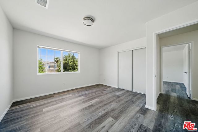 3702 Las Palmas Avenue, Palmdale CA: https://media.crmls.org/mediaz/5d61976f-79b3-41d2-a0a4-1445efb9a7c3.jpg
