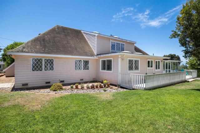 1440 Forest Avenue, Carlsbad CA: https://media.crmls.org/mediaz/5d61ca1e-9b06-447e-be78-c14d80a4fc91.jpg
