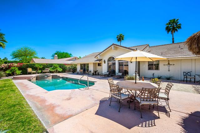 Image 27 of 47 For 78820 Runaway Bay Drive