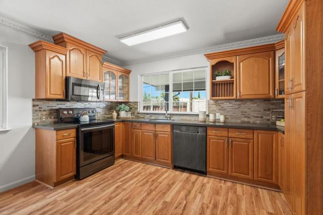 1459 Blackfield Drive, Santa Clara CA: https://media.crmls.org/mediaz/5d628100-f3f5-4c12-95f8-f60e1d54129f.jpg