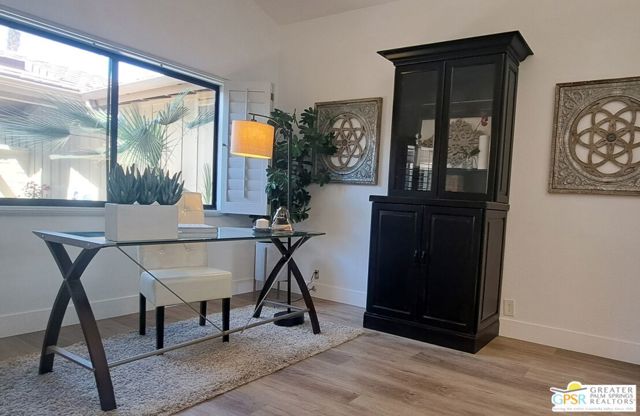 307 Appaloosa Way, Palm Desert CA: https://media.crmls.org/mediaz/5d62a09e-760c-4257-beee-571db17df19a.jpg