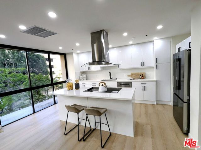 10750 Wilshire Boulevard, Los Angeles CA: https://media.crmls.org/mediaz/5d62e79e-f834-48fc-91be-7e6e0f3f86dc.jpg