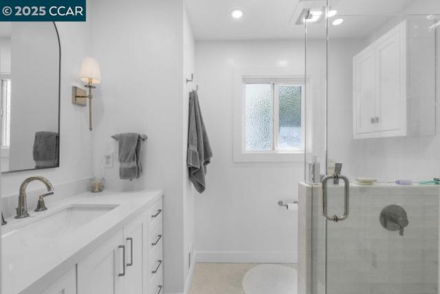 120 Paraiso Dr, Danville CA: https://media.crmls.org/mediaz/5d62f8bd-60cd-48be-833c-9f26054f5a4c.jpg